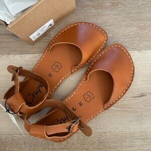 *BRAND NEW* Crupon Violla Barefoot Sandal (Size US 8/EU 38)